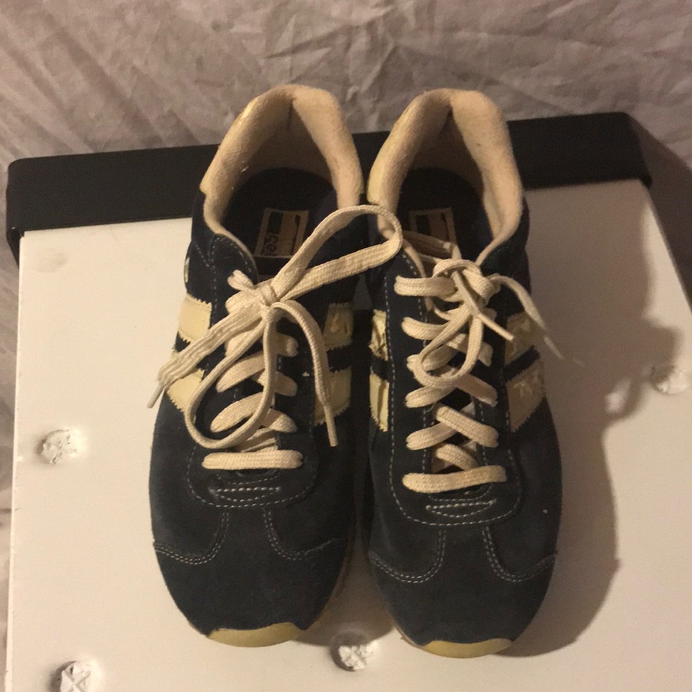 3/$10 Vintage Sketchers Retros